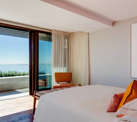 2429 4 Bedroom Fresnaye Cape Town above all 25